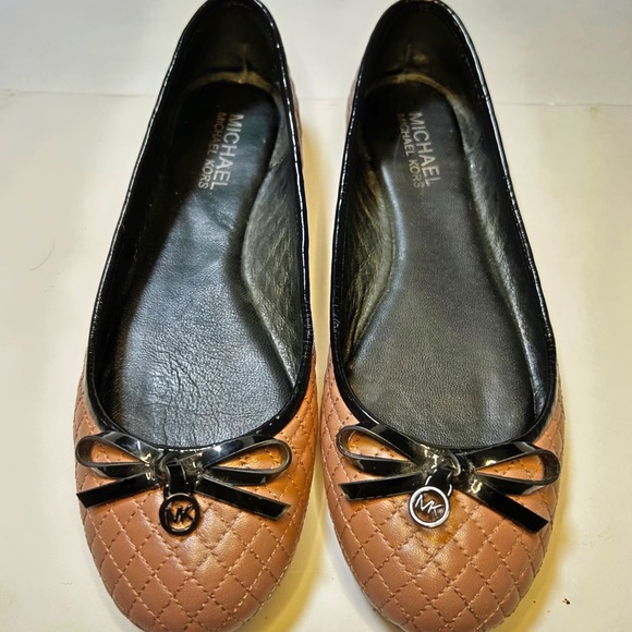 MICHAEL Michael Kors Shoes - Micheal Kors Flats Size 7 Mauve & Black